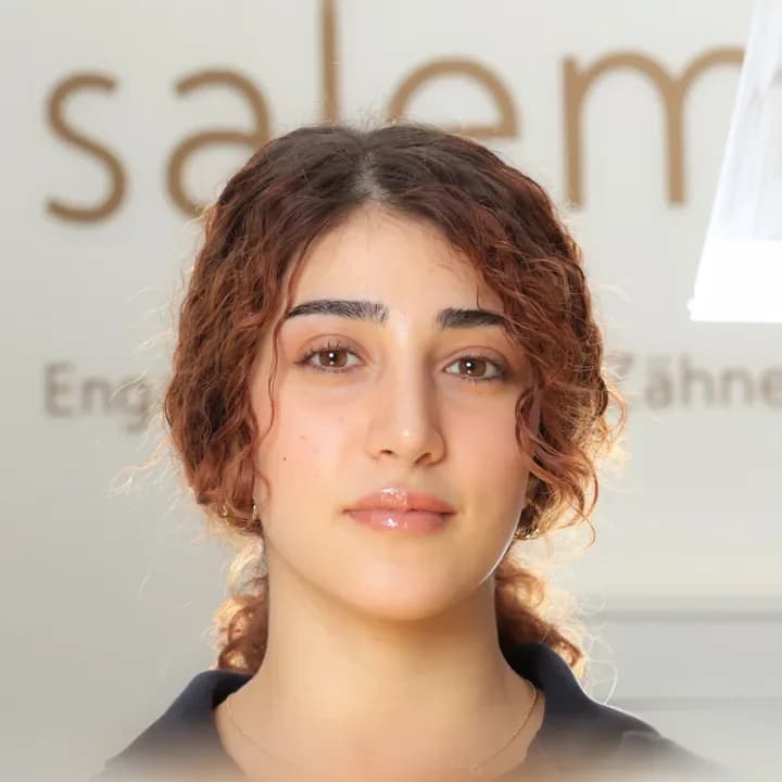 Asal Karimibaseri, Auszubildende Zahnmedizinische Fachangestellte · Assistenz